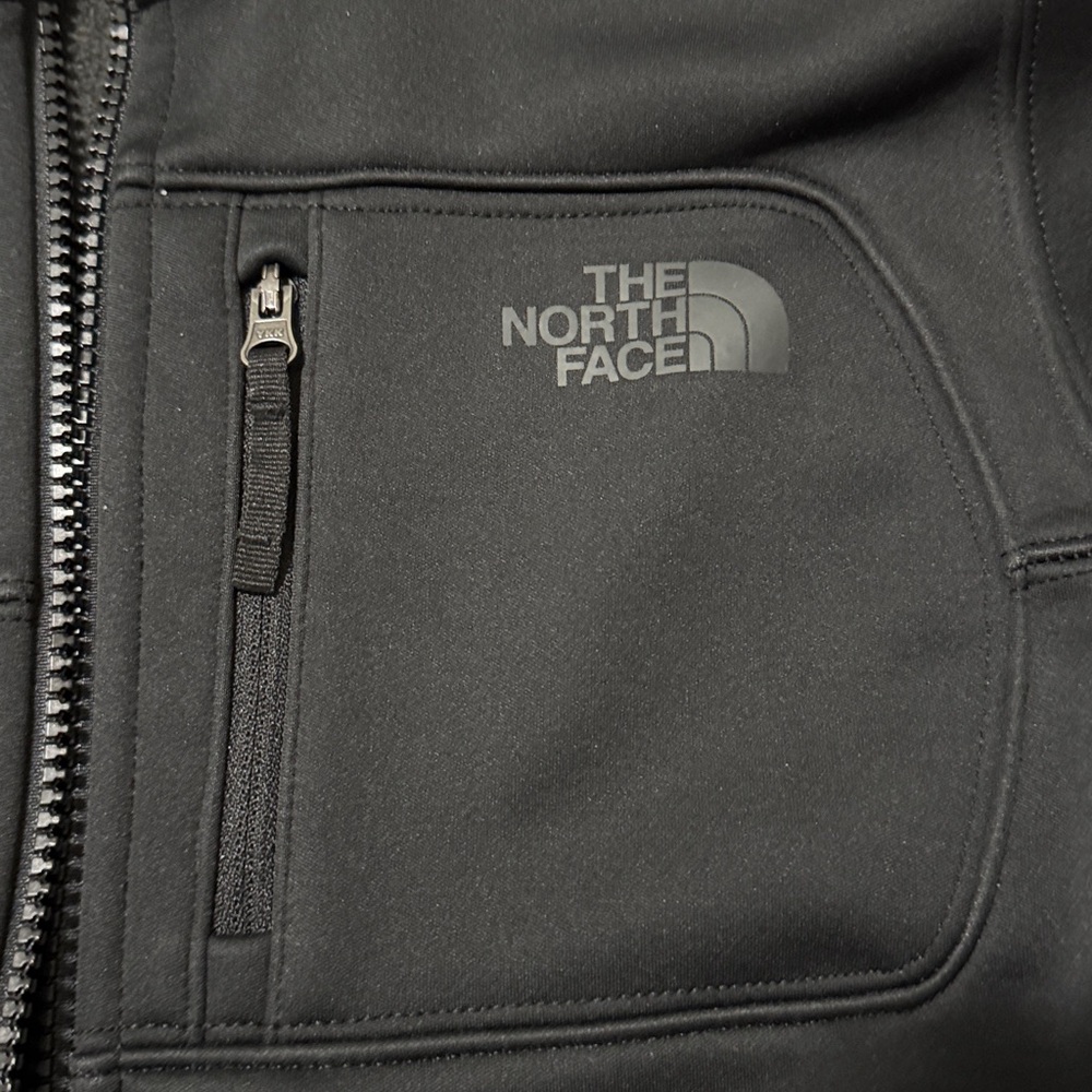 The North Face boys Black Performance Jacket - Picture 7 of 10